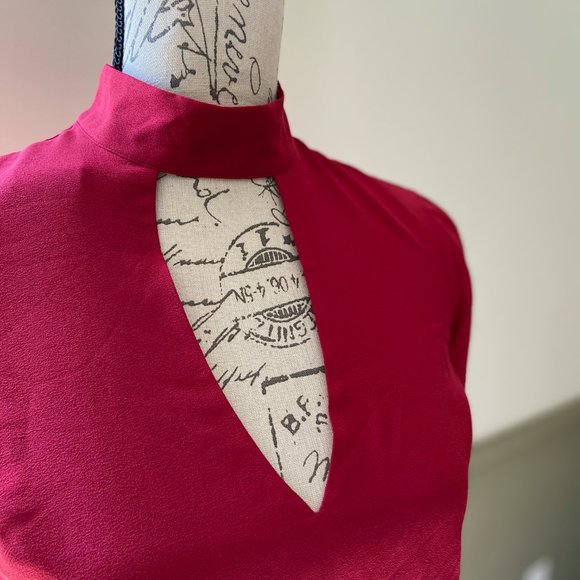 New Bebe Women's Mock Neck Keyhole Red Blouse, Size XXS - Picture 2 of 5